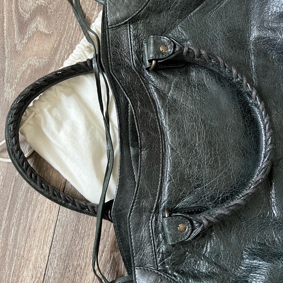 Additional Photos Video Balenciaga City Bag - Picture 10 of 17